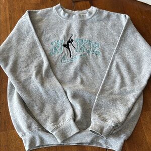 Nike Gray Crewneck Girl’s Sweater with Dancer embroidered